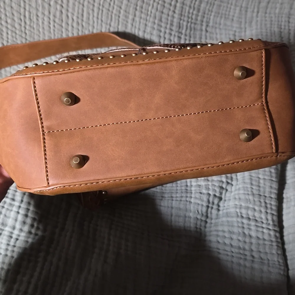 Trinity Ranch Tan Shoulder Conceal Carry Bag with Fringe Detail – NWOT - Picture 8 of 9